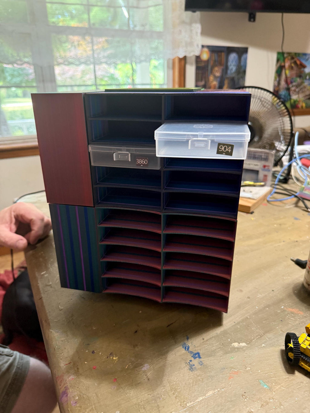 Spinning Forever young Tray Tower: 80-Tray Capacity with Pen Holder