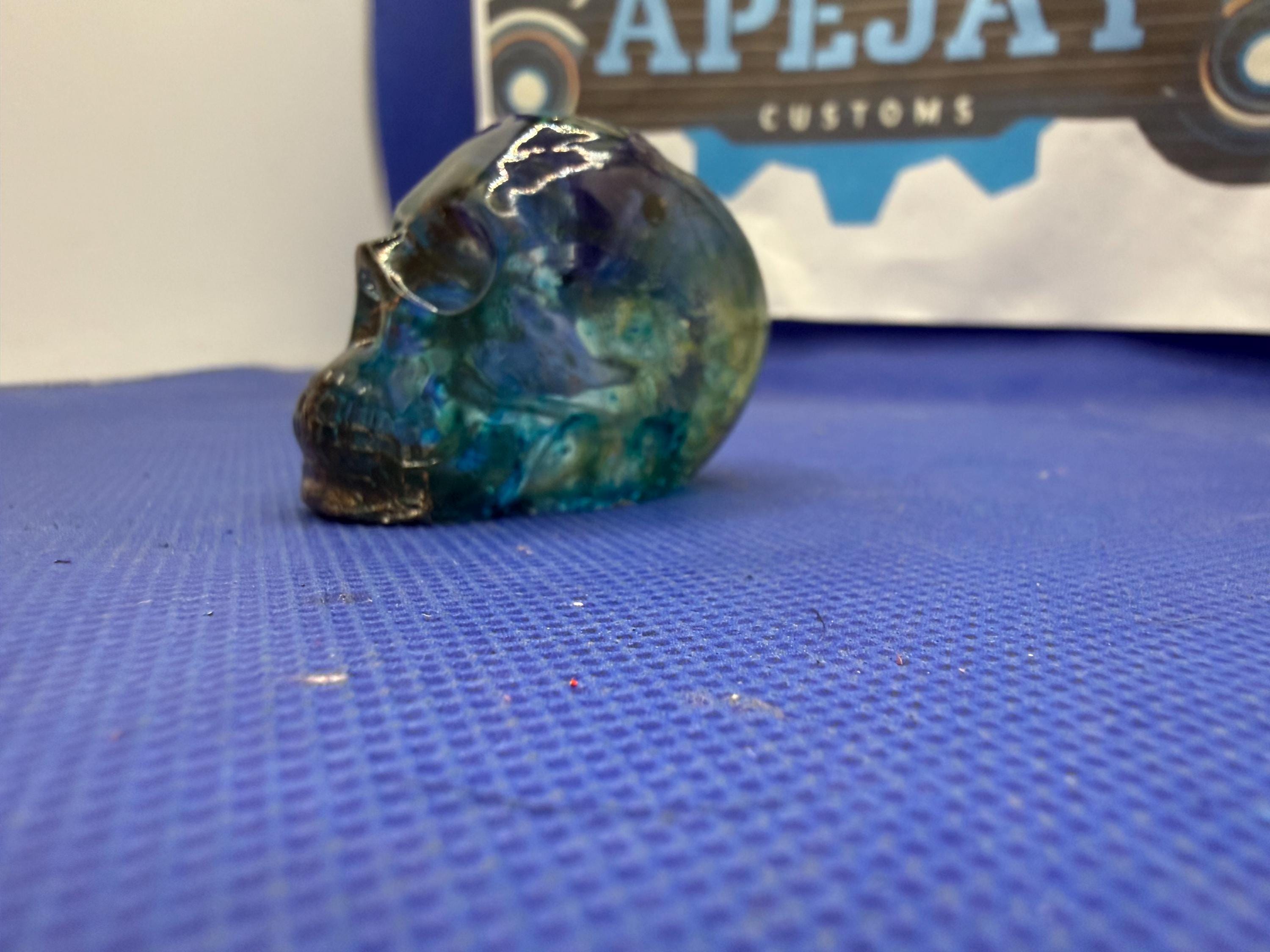 Small resin skull paperweight